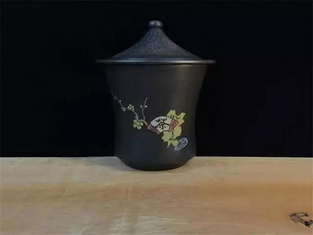 包头原友包装机械有限公司金(jīn)屬告訴你如何(he)挑選一款合适(shi)的茶葉罐?